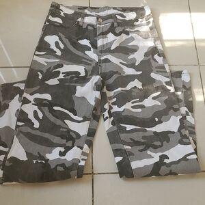 SHEIN Gray and White Patterned Pants